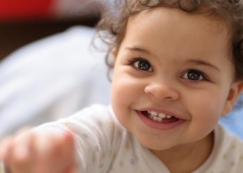 An Orthodontist views – How do pacifiers and thumb sucking in babies affect teeth?
