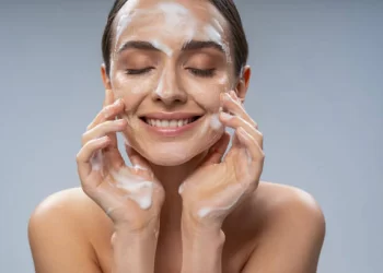 Tips to choose face wash for acne scars