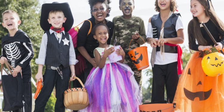 A Guide to the 10 Best Disney and Superhero Costumes for Kids by a Children’s Costume Specialist