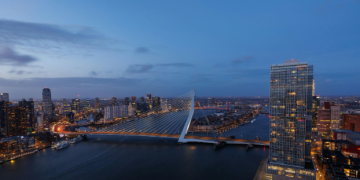Exploring Rotterdam by Water and Land